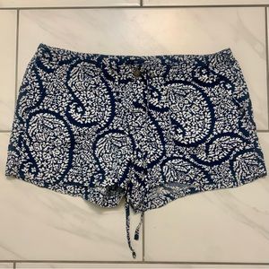 • [GAP] Blue & White Floral Shorts •